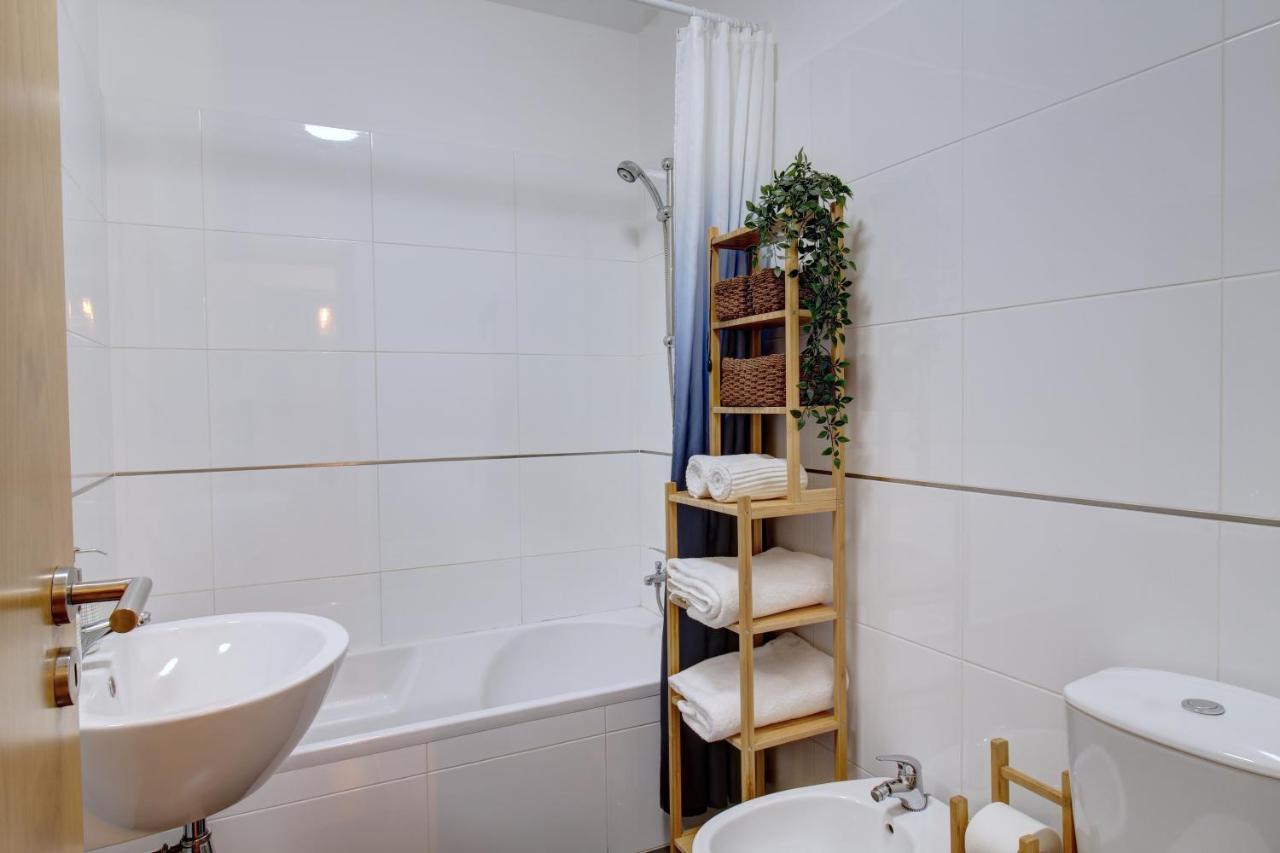 Spacious Terrace, Swimming Pool, Private Parking Olhão Екстериор снимка